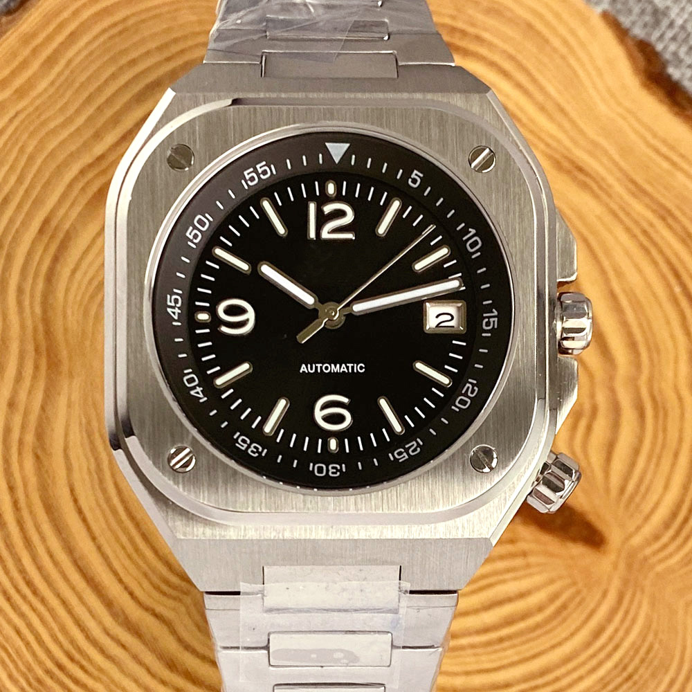 AR saffierglas 42 mm vierkant  - Rolex Watch Submariner recensie en prijs